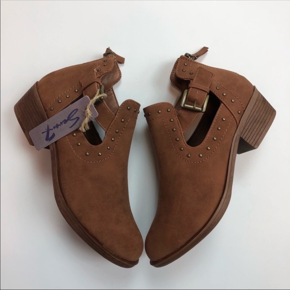 SEVEN7 BROWN SIDE BUCKLE ANKLE BOOTS - Picture 2 of 6